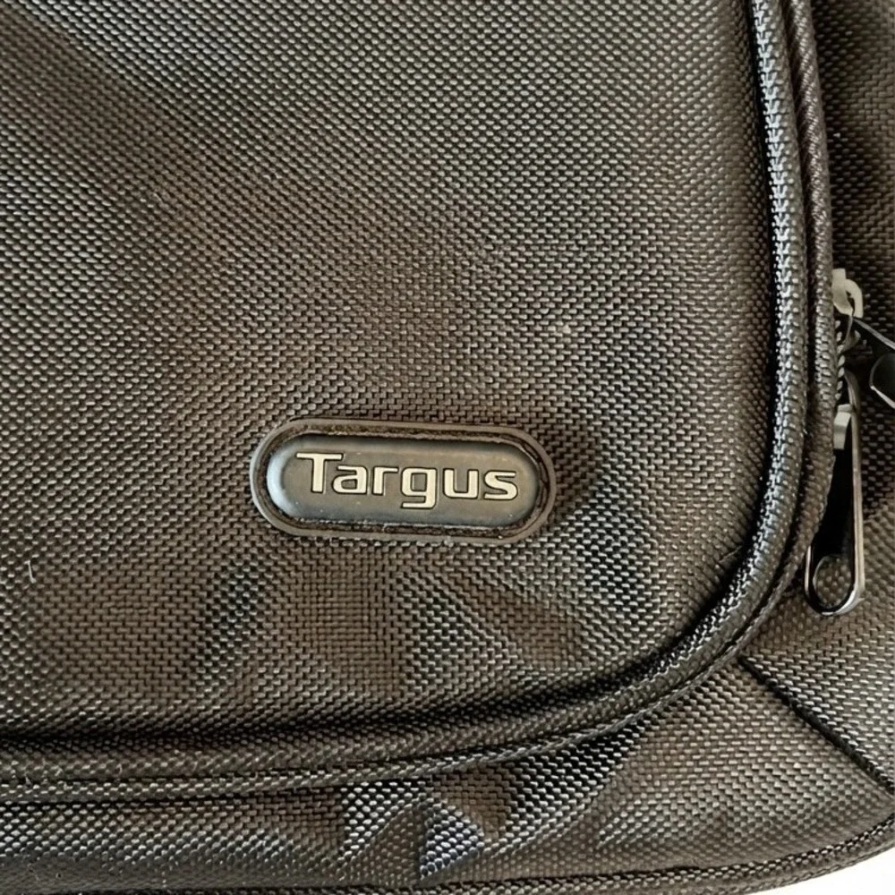 Targus Intellect 14 Inch Laptop Briefcase Black Professional Bag TBT240 NWT